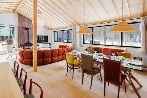 Living room, Dining area, fireplace