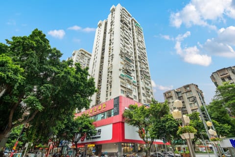 Property building, Location