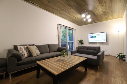 Communal lounge/ TV room, TV and multimedia, Living room