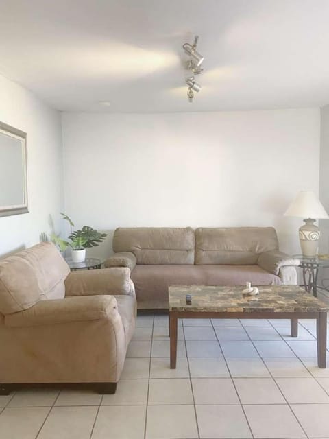 Entire Home Near Cordova Intl Bridge Apartment in Ciudad Juarez