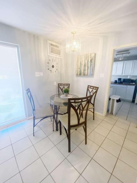 Entire Home Near Cordova Intl Bridge Apartment in Ciudad Juarez