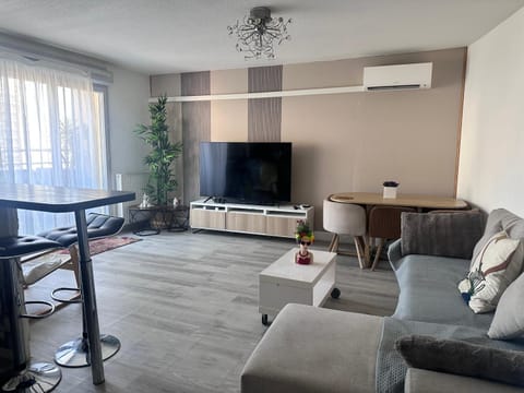 Next to Monaco sea View balcony Apartment in Monaco