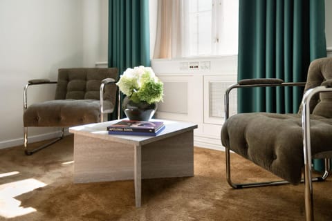 Seating area, Bedroom