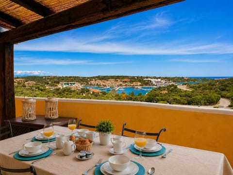 Natural landscape, Balcony/Terrace, Dining area, Sea view