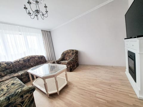 Communal lounge/ TV room, Living room, Seating area