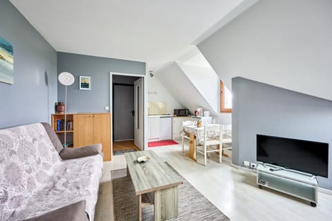 Living room, kitchen