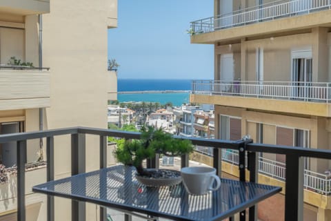 View (from property/room), Balcony/Terrace, City view, Sea view