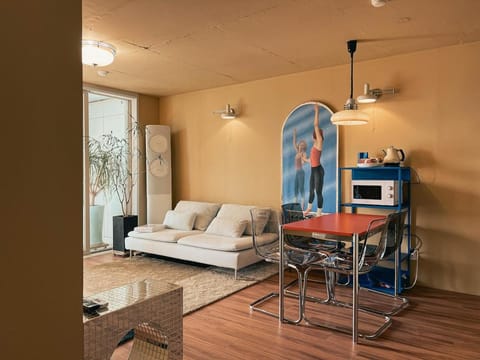 Living room, Dining area