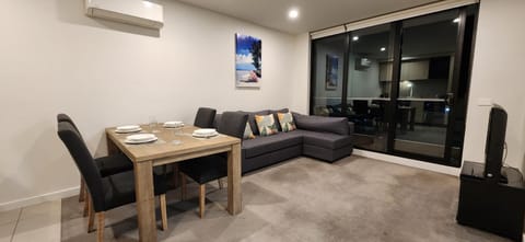 Living room, Seating area, Dining area, air conditioner
