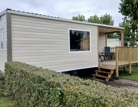 Property building, Facade/entrance, Off site