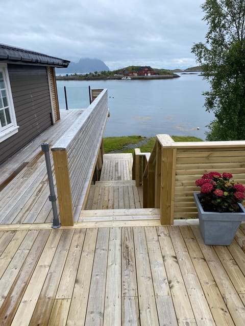 Facade/entrance, Off site