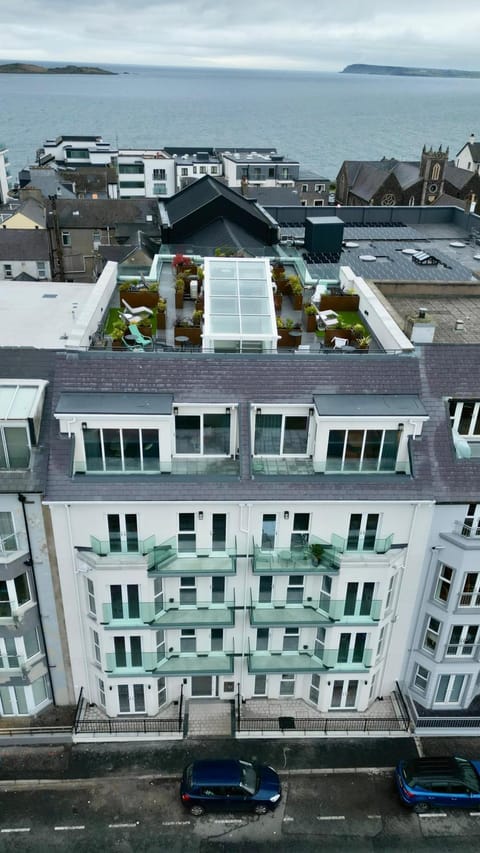 Property building, Balcony/Terrace