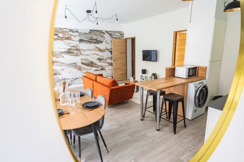 Communal lounge/ TV room, Living room, Dining area