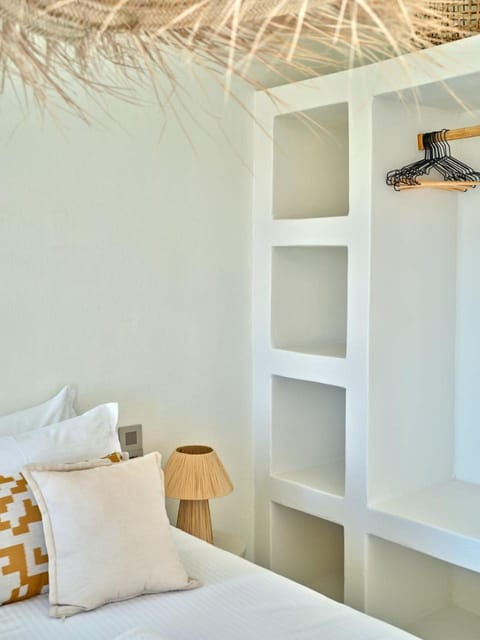 Paria Home Apartment in Naousa