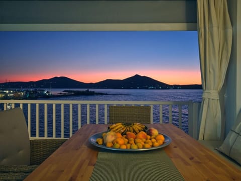 The Sunset Nest Apartment in Naousa