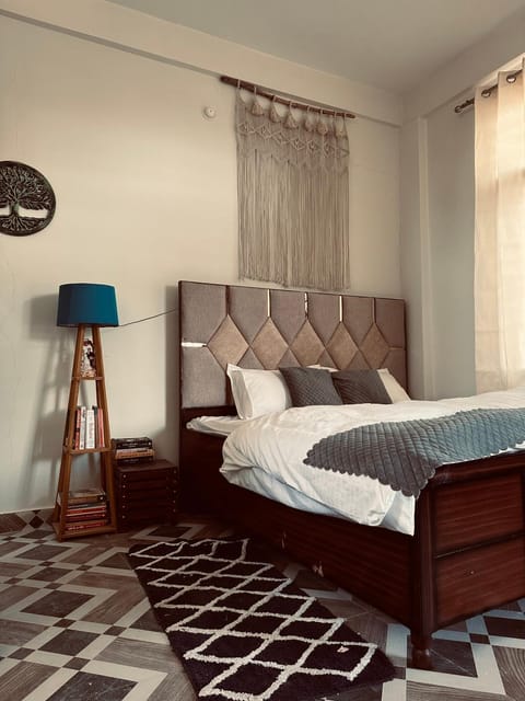 Seating area, Bedroom