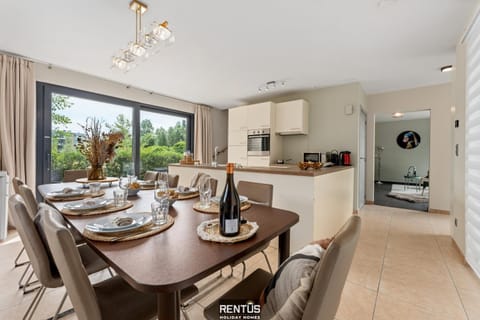 Dining area, kitchen