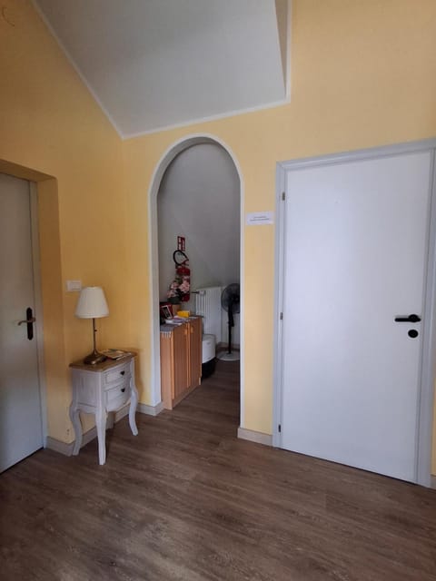 Casa Vitiolo - right section Apartment in Marche