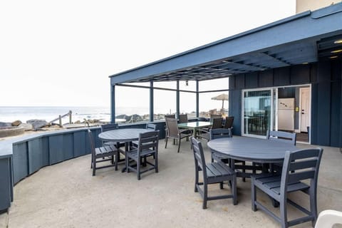 4 Bedroom With Pool House in Oceanside