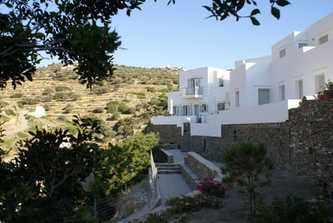 Day, Garden, Balcony/Terrace, On site, Mountain view, Street view