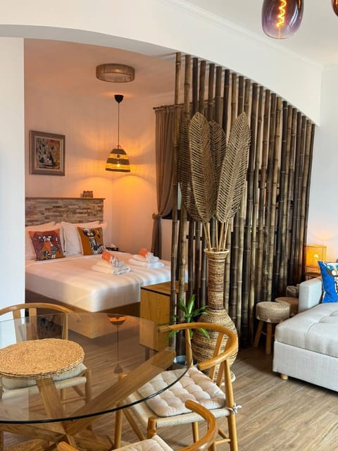 Seating area, Bedroom