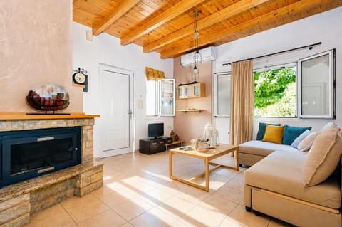 Bed, Living room, Seating area