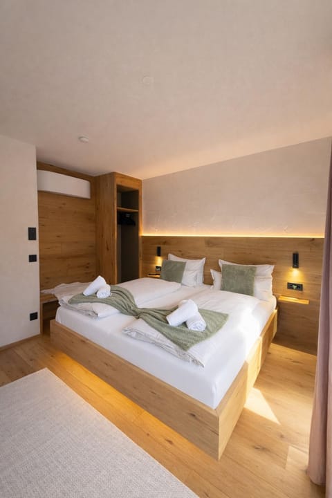 Boutique ChaletS Alpi - Private Sauna & Garden Apartment in Garmisch-Partenkirchen