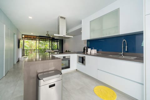Kitchen or kitchenette, dishwasher, oven, stove