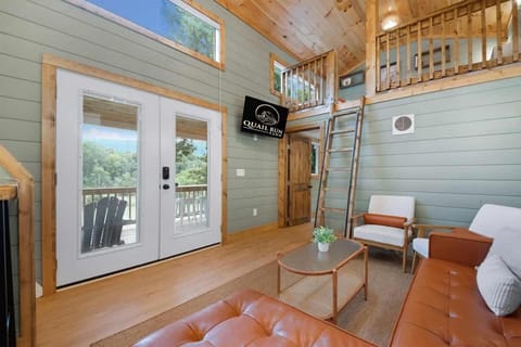 The Red Roost Cabin Cabin in Chattanooga