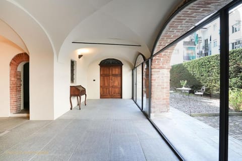 Property building, Facade/entrance, Day