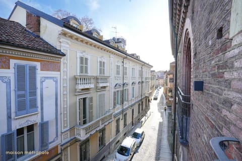 Property building, Day, Neighbourhood, City view, Street view