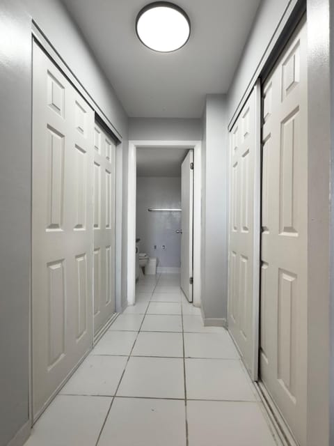 Washington avenue Central Studio Apartment in Flamingo Lummus