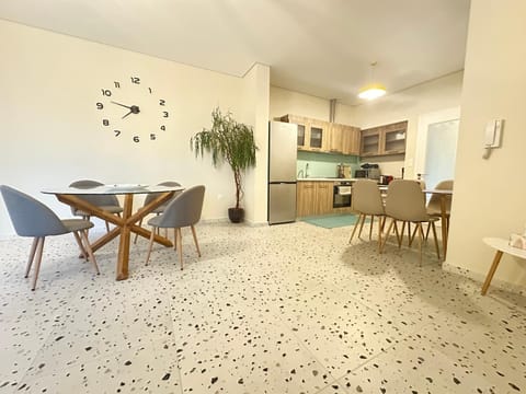 Paloma Lux Retreat-15' to Central Athens Apartment in Athens