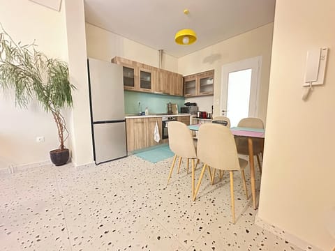 Paloma Lux Retreat-15' to Central Athens Apartment in Athens