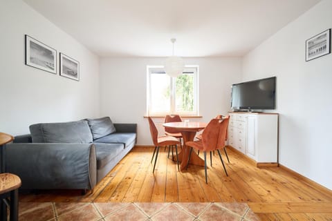 TV and multimedia, Kitchen or kitchenette, Living room, Seating area, Dining area, Evening entertainment
