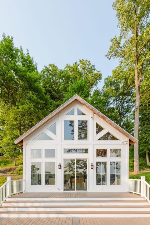 Kennan Hollow Farm 100 Acres on River Sleeps 30 Apartment in Niles Charter Township