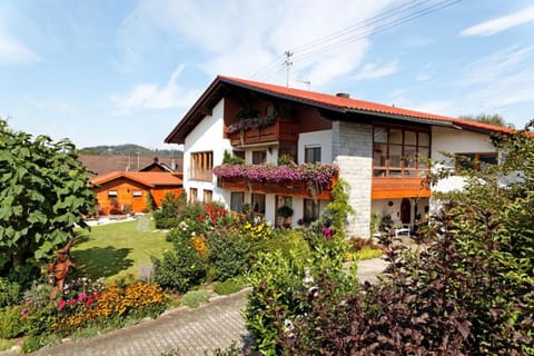 Facade/entrance, Bird's eye view