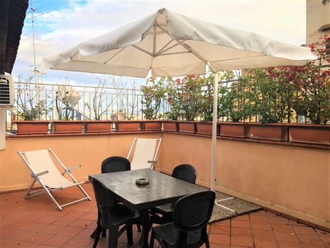 View (from property/room), Balcony/Terrace, City view, Landmark view, Mountain view