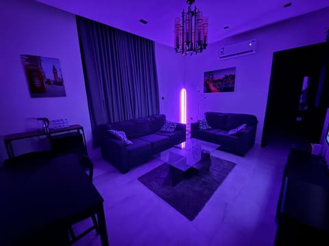 TV and multimedia, Living room, Photo of the whole room, Seating area, air conditioner