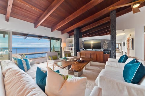 Aloha Casa Miramar by SkyRun Kona Coast House in Honalo
