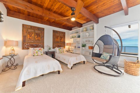 Aloha Casa Miramar by SkyRun Kona Coast House in Honalo