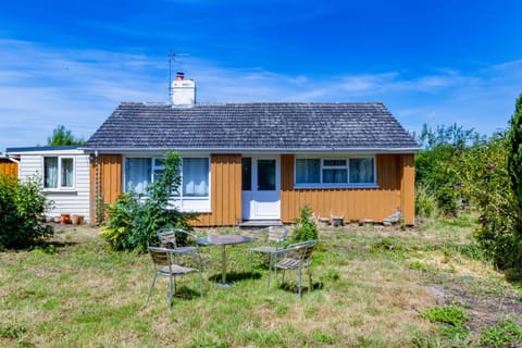 Property building, Day, Garden, Garden view