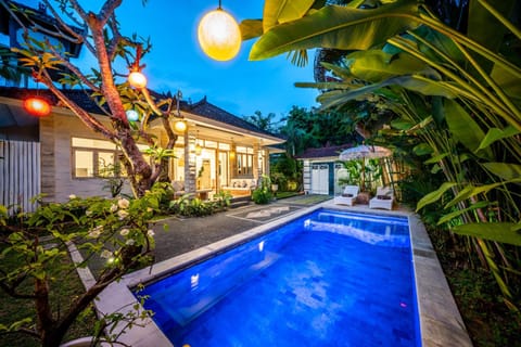 Property building, Night, Garden, Garden view, Pool view, Swimming pool