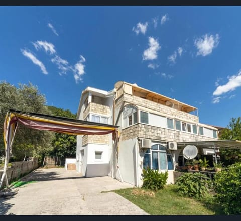 Lalic House Budva Bed and Breakfast in Budva