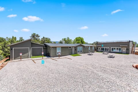 Property building, Day, Inner courtyard view, Parking