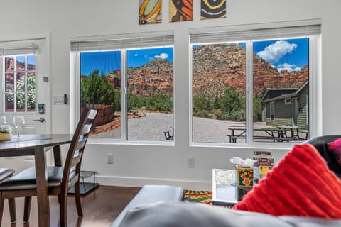 Living room, Seating area, Dining area, Mountain view