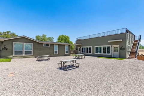 Property building, Patio, Day