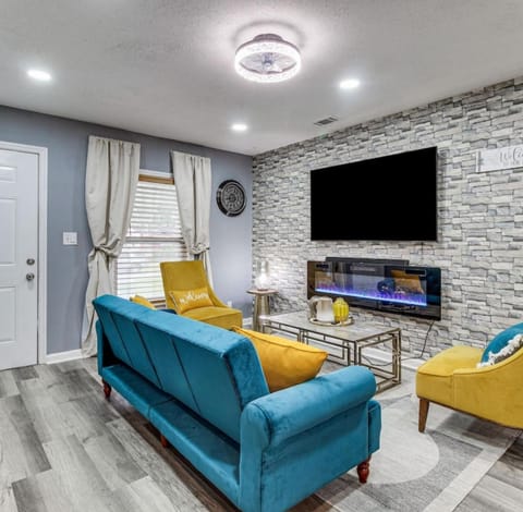 Stunning, Pet-friendly Home in Savannah House in Savannah