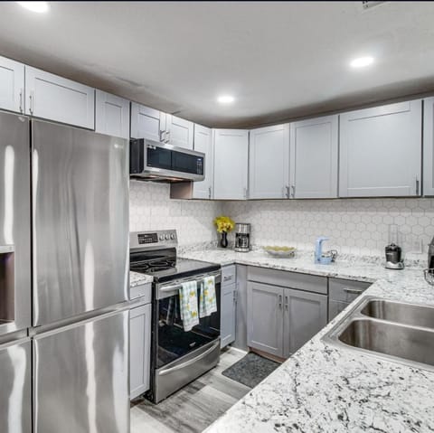 Stunning, Pet-friendly Home in Savannah House in Savannah