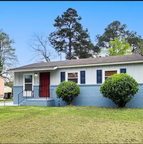 Stunning, Pet-friendly Home in Savannah House in Savannah